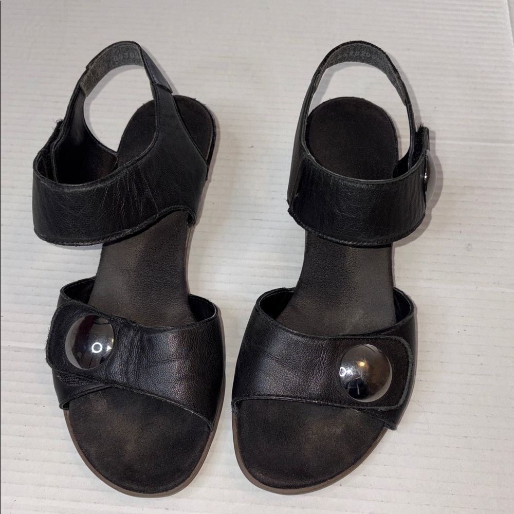 Rieker Women's Aileen Black Leather Heeled Sandal W/Buttons Size 7